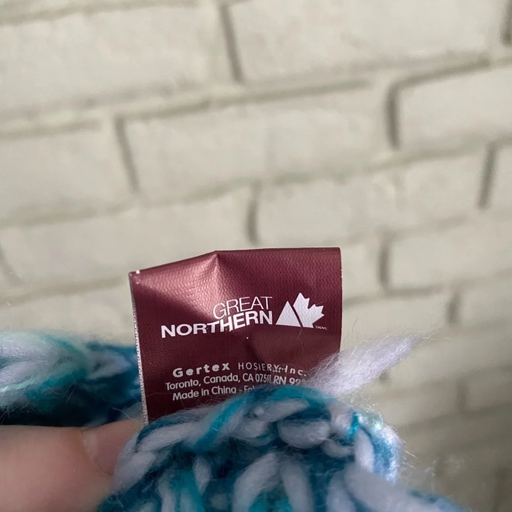 Great Northwest Clothing Company Blue and White Knit Scarf
